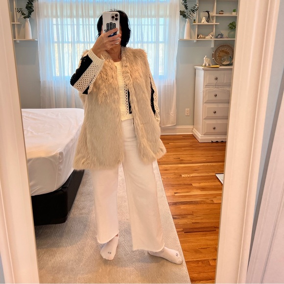 Banana Republic, faux fur lined vest, XL, Winter White with silver essence - Picture 4 of 8
